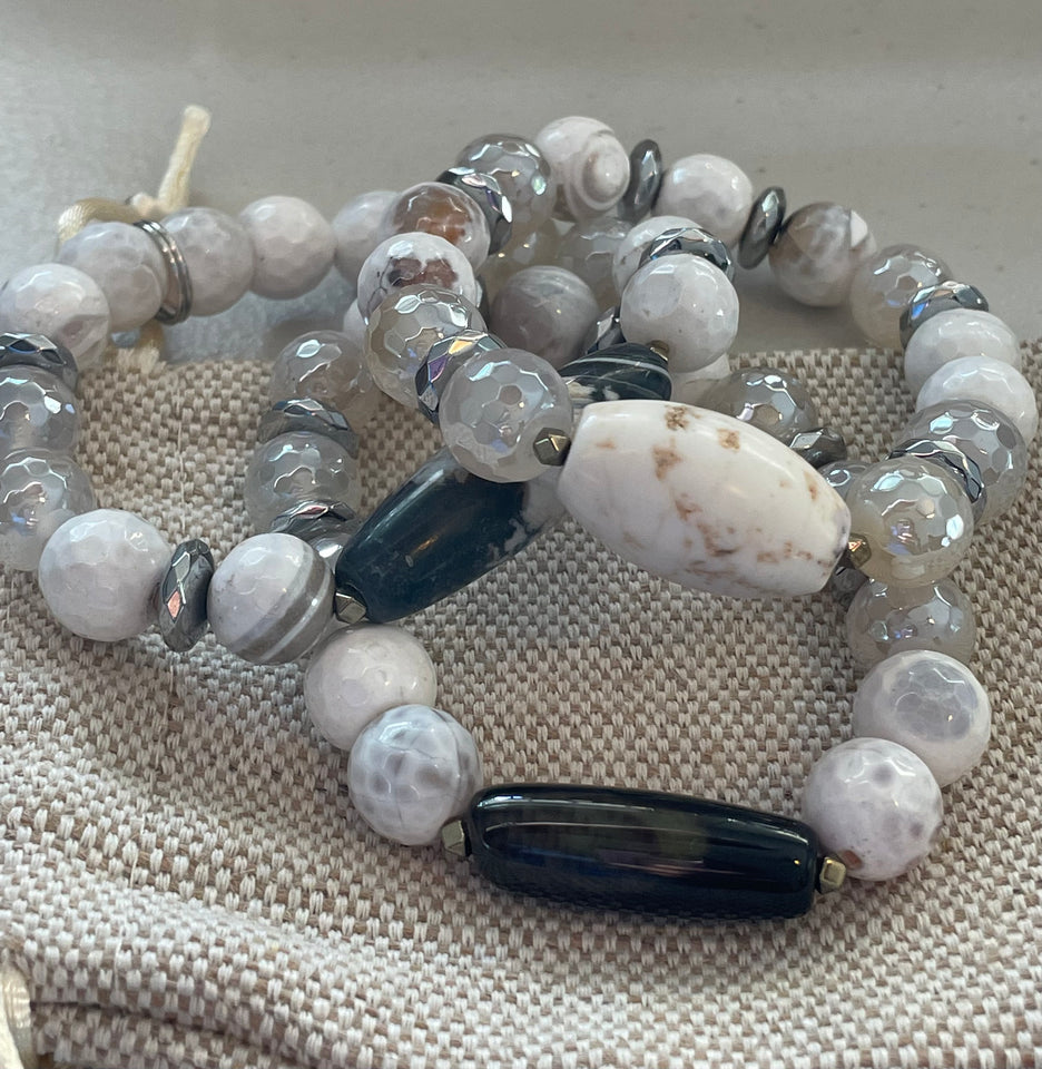 Full Moon - Agate, Faceted Howlite, Hematite