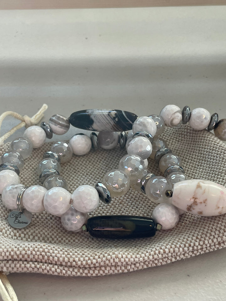 Full Moon - Agate, Faceted Howlite, Hematite