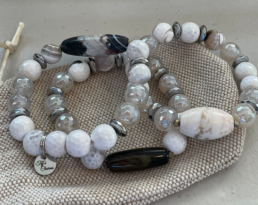 Full Moon - Agate, Faceted Howlite, Hematite